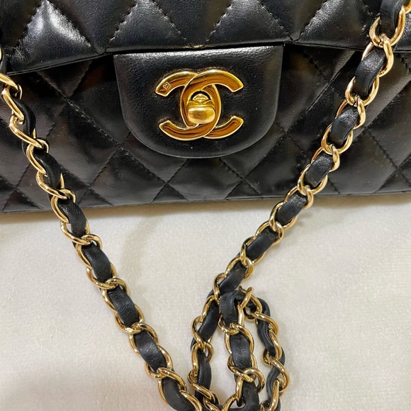 ❌SOLD❌💯Authentic Chanel East West Flap Bag - Picture 3 of 13